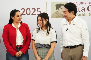 Foto de la Nota de Prensa Con la entrega de 5.6 millones de becas universales para Educación Básica "Rita Cetina", no habrá barrera económica para ejercer el derecho a la educación: Mario Delgado